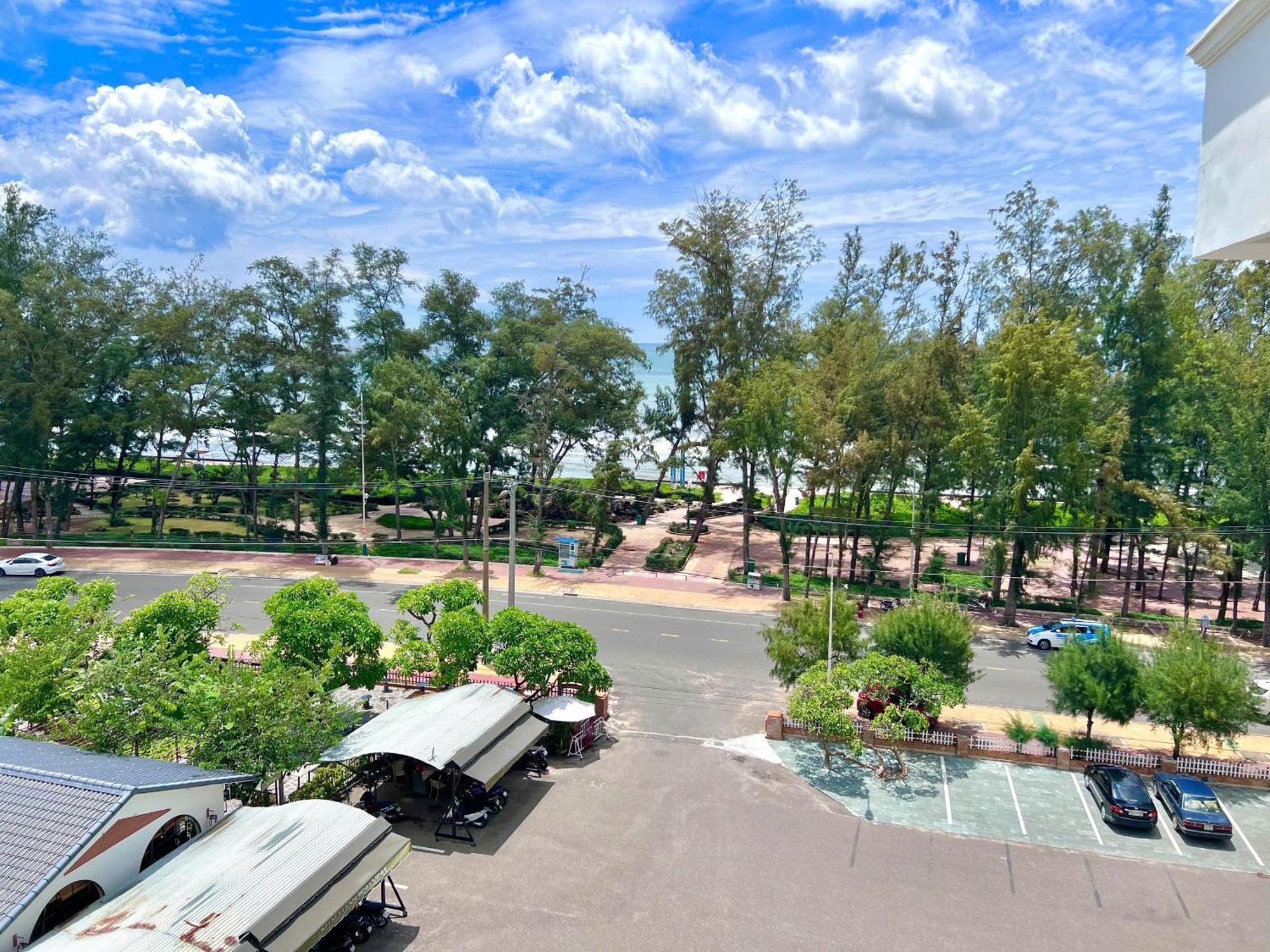 Hotel Khach San Binh Minh Phan Thiết Zewnętrze zdjęcie